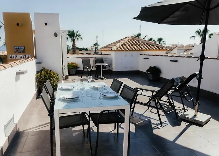 Stunning 2 Bedroom Apartment With Pool View