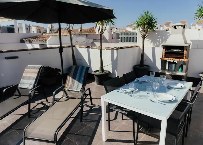 Stunning 2 Bedroom Apartment With Pool View